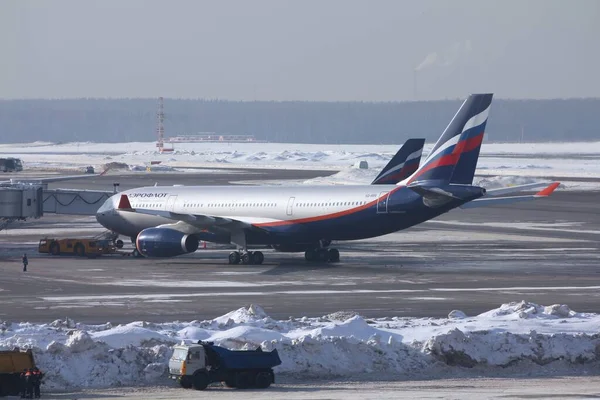 Μόσχα Ρωσία Φεβρουαρίου 2011 Aeroflot Russian Airlines Airbus A330 Στο — Φωτογραφία Αρχείου