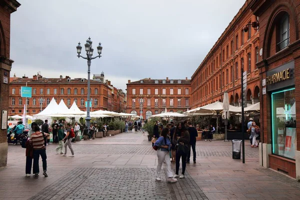 Toulouse France September 2021 People Visit Downtown Toulouse City Capitole — Stock Photo, Image