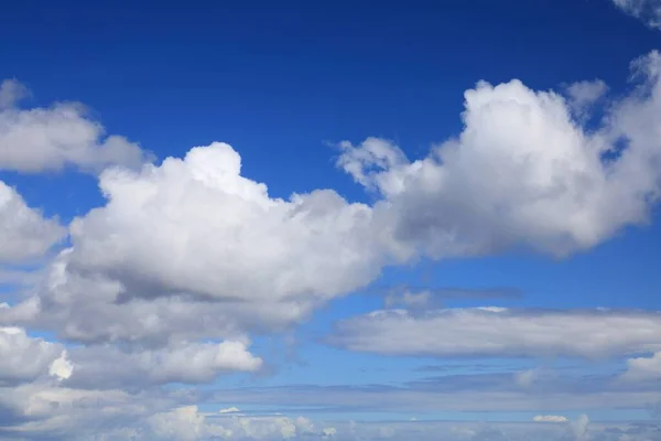 Nori Albi Fundal Albastru Cer Alb Cumulus Nori Textura — Fotografie, imagine de stoc