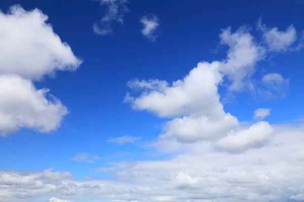 Piękne Niebo Tle Białe Chmury Niebieskie Tło Nieba Biały Cumulus — Zdjęcie stockowe