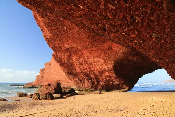 摩洛哥的性质 摩洛哥Sidi Iπi附近Legzira的天然沉积岩拱 — 图库照片