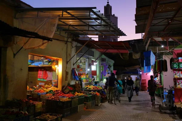 Taroudant Morocco Fevereiro 2022 Pessoas Visitam Mercado Local Souk Taroudant — Fotografia de Stock
