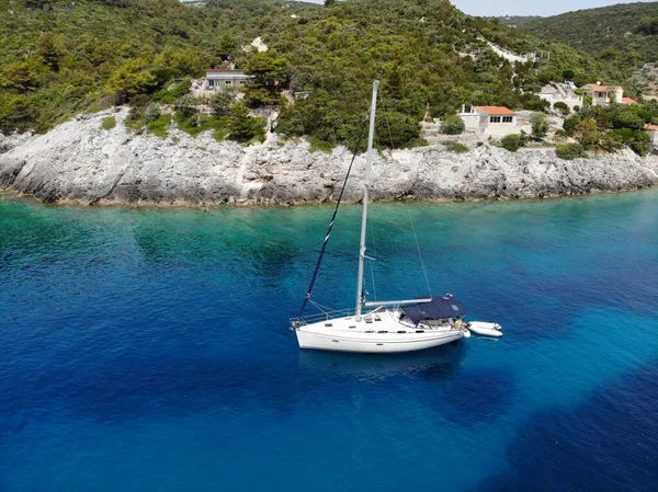 Paysage Île Korcula Croatie Paradise Crique Avec Voilier Blanc Baie — Photo