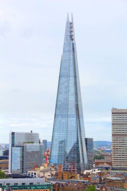 Londra, İngiltere - 8 Temmuz 2016: Londra, İngiltere 'deki Çömlek Binası. 310 metre yüksekliğindeki gökdelen Katar Devleti 'ne aittir (yüzde 95).).