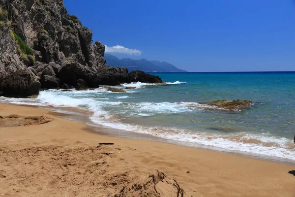 Corfú Paisaje Playa Isla Grecia Myrtiotissa Playa Bajo Los Acantilados —  Fotos de Stock