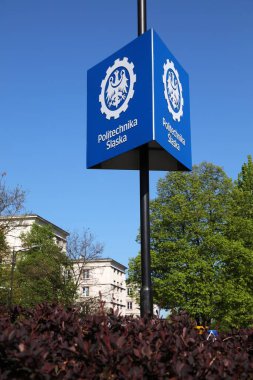 GLIWICE, POLAND - 11 Mayıs 2021: Gliwice 'deki Silezya Teknoloji Üniversitesi (Politechnika Slaska). Avrupa Üniversite Birliği 'ne (EUA) aittir.).