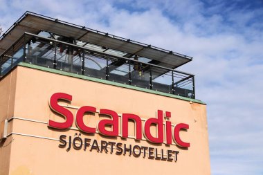 STOCKHOLM, SWEDEN - 24 AĞUSTOS 2018: Stockholm, İsveç 'teki Scandic Hotel. 2018 itibariyle, Scandic birçok ülkede 280 'in üzerinde otel işletti..