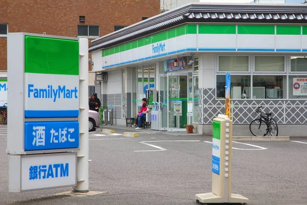 Matsumoto Japón Mayo 2012 Gente Visita Tienda Conveniencia Familymart Ciudad — Foto de Stock