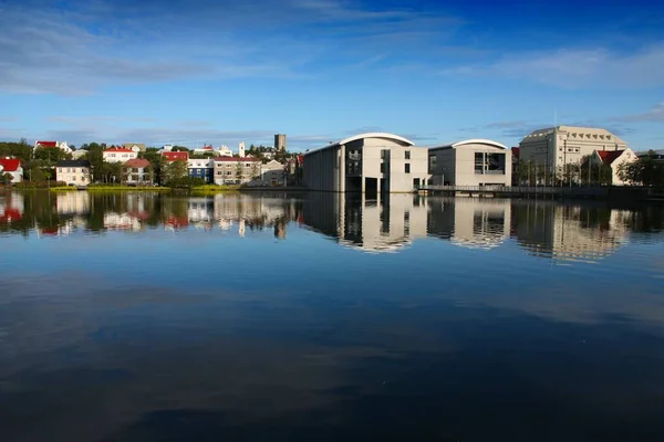 Reykjavik Lake Stadsgezicht Hoofdstad Van Ijsland — Stockfoto