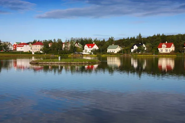 雷克雅未克湖城景观 冰岛首都城市 — 图库照片