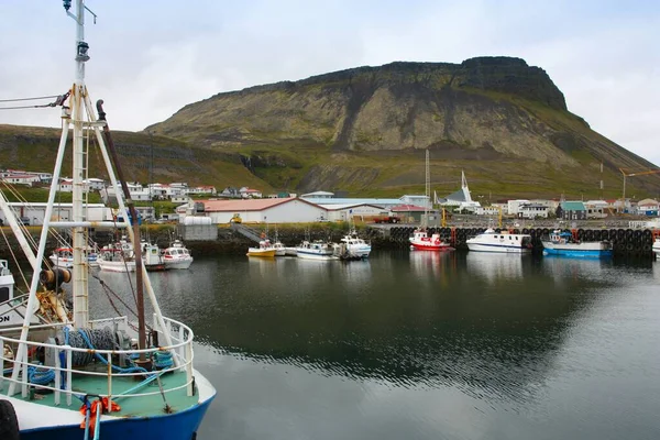 Olafsvik Iceland August 2009 Fishing Fleet Olafsvik Port Iceland 奥拉夫维克是西部地区的一个渔港城镇 — 图库照片