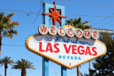 LAS VEGAS, ABD - 14 Nisan 2014: Las Vegas 'taki ünlü tabelamız Muhteşem Las Vegas Nevada' ya hoş geldiniz. Tabela Ulusal Tarihi Yerler Kaydı 'nda..