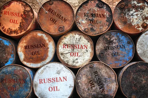 Olio Russo Barili Olio Arrugginito Importazione Petrolio Dalla Russia — Foto Stock