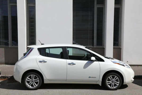 Haugesund Norway July 2020 Nissan Leaf Zero Emissions Electric Compact — Stock Photo, Image
