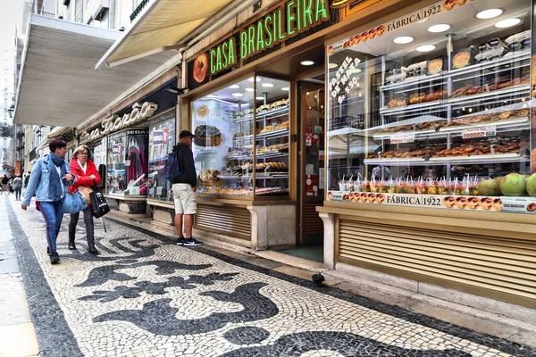 Lisbon Portugal June 2018 People Visit Casa Brasileira Bakery Lisbon — Fotografia de Stock