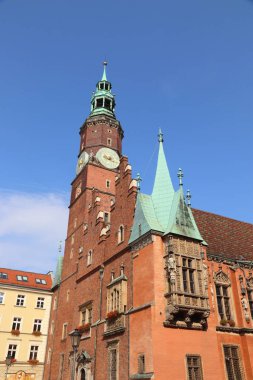 Wroclaw City simgeleri, Rynek Meydanı 'ndaki eski belediye binası. Wroclaw Polonya.