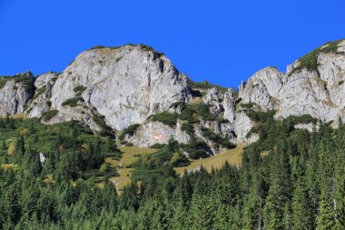 Polonya 'daki Tatra Dağları' nın güneyinden görüldü..