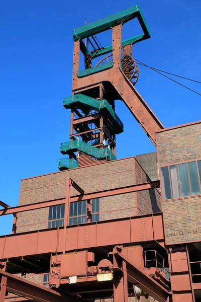 ドイツのエッセン ルール地方の産業遺産 世界遺産に登録されているゾルベリン 炭鉱ヘッドフレーム — ストック写真