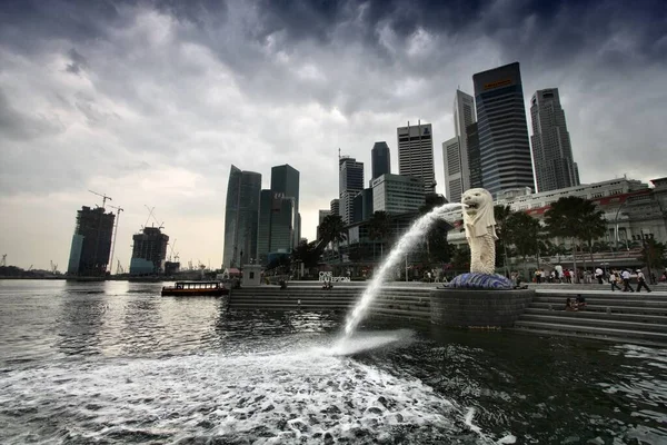 Πόλη Σιγκαπούρη Σιγκαπούρη Φεβρουαρίου 2008 Τουρίστες Απολαμβάνουν Στον Ορίζοντα Της — Φωτογραφία Αρχείου