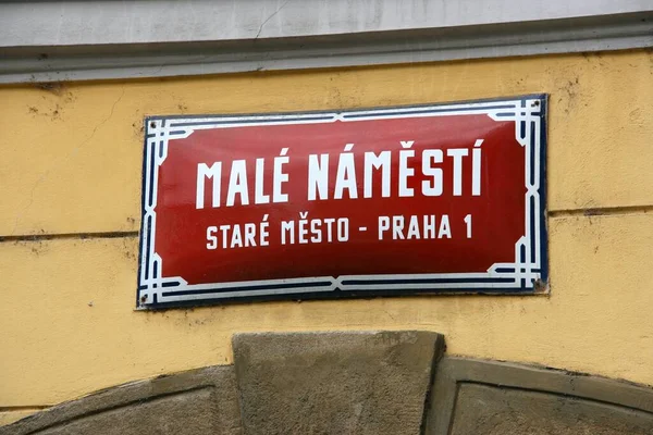 Stare Mesto区 的男性Namesti广场 布拉格旧城 — 图库照片