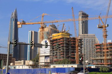 Dubai, Uae - 22 Kasım 2017: Birleşik Arap Emirlikleri, Dubai 'deki Business Bay bölgesinde devam eden inşaat. Dubai, Uae 'nin en kalabalık şehri ve büyük bir küresel şehirdir..
