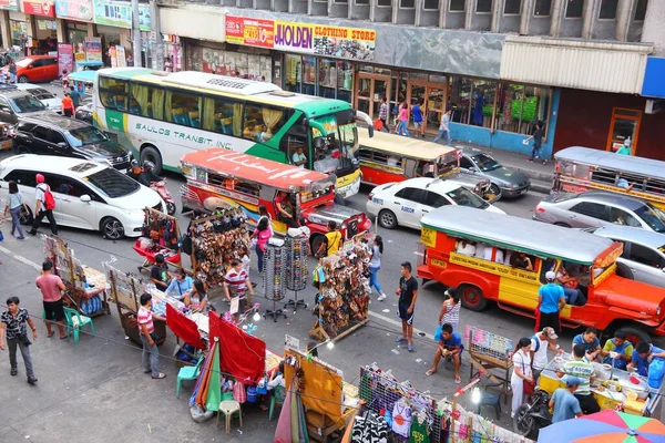 Manila Philippines Kasım 2017 Insanlar Manila Filipinler Yoğun Trafikte Araba — Stok fotoğraf