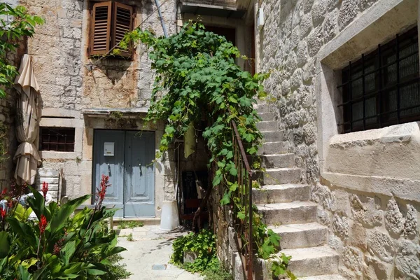 Straßen Der Altstadt Von Trogir Kroatien Kurioser Hinterhof Kroatien — Stockfoto