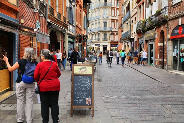 Toulouse Frankreich September 2021 Menschen Besuchen Die Innenstadt Von Toulouse — Stockfoto