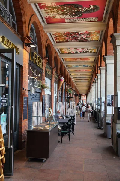 Toulouse Francia Settembre 2021 Gente Visita Portici Place Capitole Nel — Foto Stock