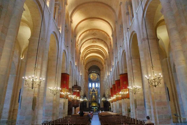 Toulouse フランス 2021年9月28日 トゥールーズのサン セルニン大聖堂 ロマネスク様式の教会はサンティアゴ コンポステーラ街道の巡礼地である — ストック写真