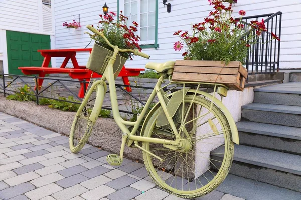 Flekkefjord Stadt Kreis Vest Agder Norwegen Straßenansicht Mit Gemaltem Fahrrad — Stockfoto