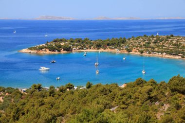 Güzel Hırvatistan Deniz Koyu. Hırvatistan 'daki Murter Adası - Adriyatik Denizi manzarası.