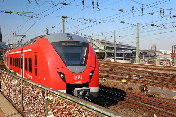 Köln Deutschland September 2020 Regionalzug Der Deutschen Bahn Verlässt Den — Stockfoto