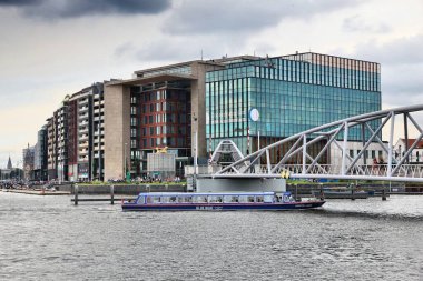 AMSTERDAM, NETHERLANDS - 8 Temmuz 2017: Hollanda 'daki Konservatuar van Amsterdam (CvA). Konservatuar Amsterdam Sanat Üniversitesi 'nin bir parçasıdır..