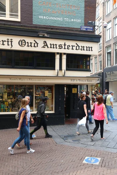 Amsterdam Nederländerna Juli 2017 Människor Besöker Nieuwendijk Shoppinggata Amsterdam Nederländerna — Stockfoto