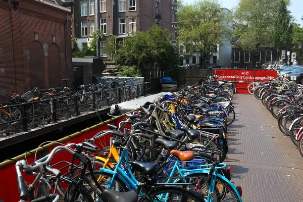 Amsterdam Netherlands July 2017 Barge Bicycle Parking Amsterdam Netherlands Has — ストック写真