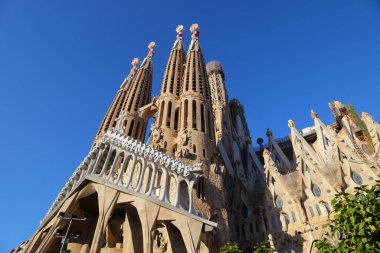 Barcelona Sagrada Familia kilise kuleleri. Barcelona, İspanya 'nın simgesi.