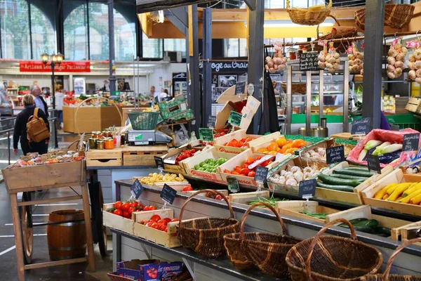 Albi Frankreich September 2021 Die Menschen Besuchen Den Lokalen Überdachten — Stockfoto