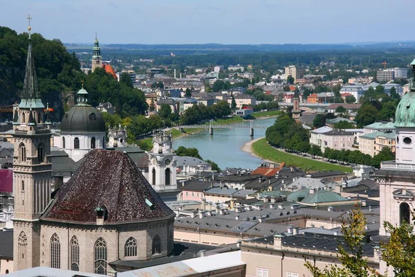 Salzburg Város Ausztriában Óváros Unesco Világörökség Része Városkép Salzach Folyóval — Stock Fotó