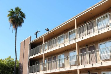 California genel Amerikan motelde. Motel Oda kapıları.