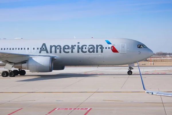Chicago Ηνωμένες Πολιτείες Απριλίου 2014 American Airlines Boeing 767 300 — Φωτογραφία Αρχείου