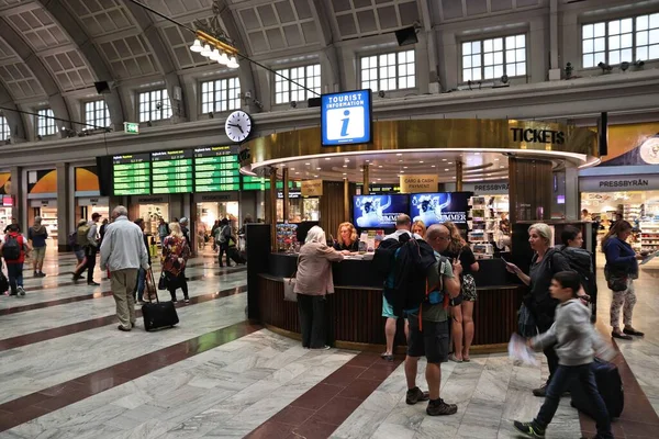 Stockholm Suécia Agosto 2018 Pessoas Apressam Estação Central Estocolmo Suécia — Fotografia de Stock