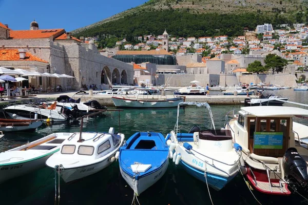 Dubrovnik Croatia July 2021 Boat Harbor Front Medieval Dubrovnik Old — kuvapankkivalokuva