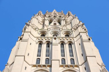 New York 'taki Yukarı Batı Yakası simgesi Morningside Heights' taki dinler arası Riverside Kilisesi..