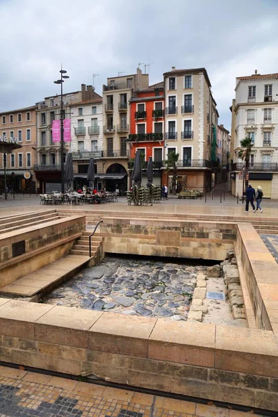 Narbonne Frankrike Oktober 2021 Människor Besöker Det Stora Torget Narbonne — Stockfoto