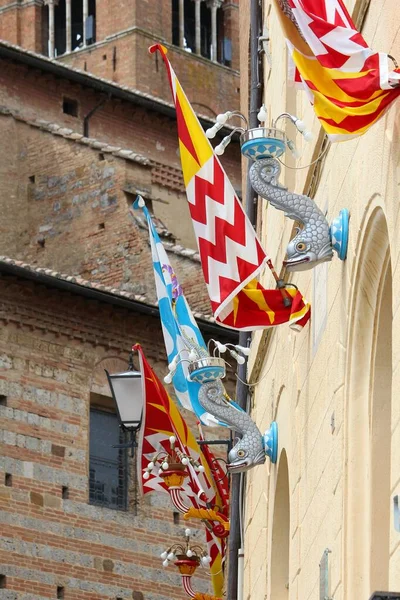 Siena Italië Old Town Verdeeld Traditionele Wijken Contrade Met Verschillende — Stockfoto