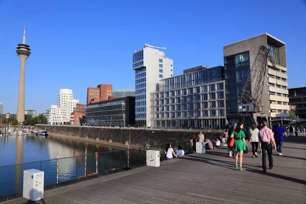 Düsseldorf September 2020 Menschen Besuchen Den Düsseldorfer Hafen Das Ehemalige — Stockfoto