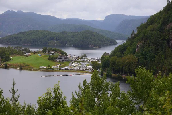 挪威的塞卢拉湖景 Vest Agder的Flekkefjord镇 — 图库照片