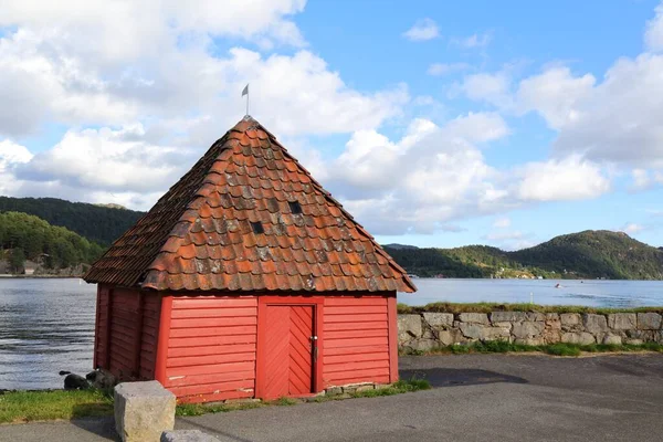 Cabana Vermelha Falun Península Gronnes Flekkefjord Noruega — Fotografia de Stock