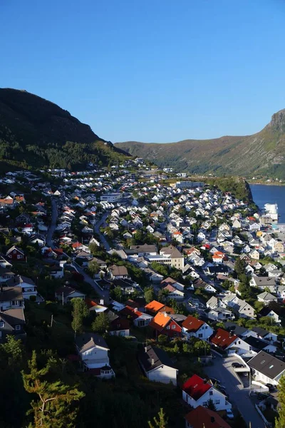 Norveç Maloy Kasabası Vagsoy Adası Norveç Vestland Ilçesindeki Balıkçılık Limanı — Stok fotoğraf